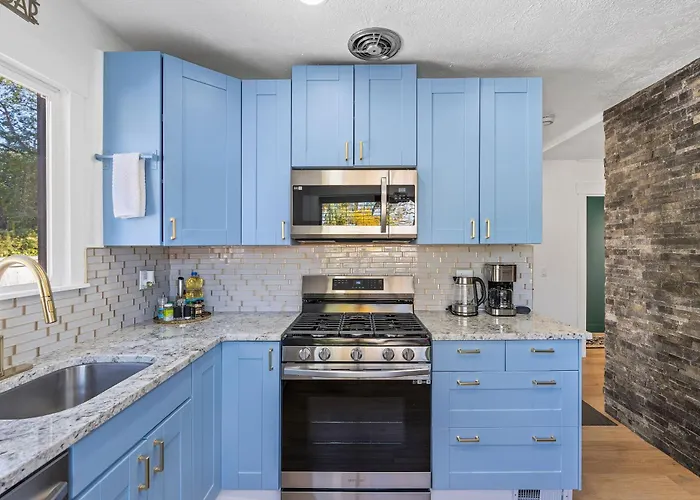 Charming Salt Lake City Home Minutes From Airport, Downtown Slc , Skiing