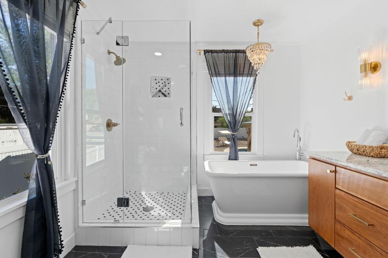 Charming Salt Minutes From Airport, Downtown Slc , Skiing * South Salt Lake