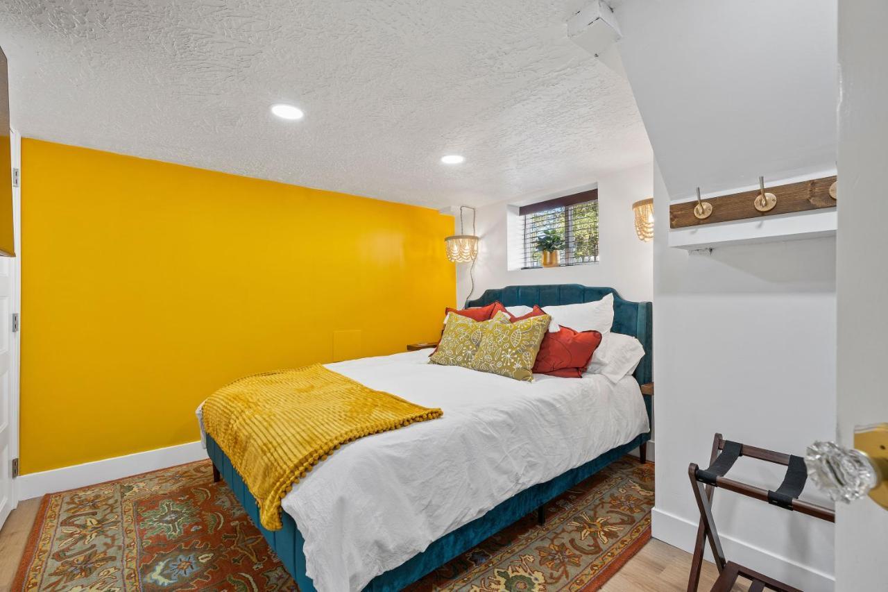 Charming Salt Minutes From Airport, Downtown Slc , Skiing South Salt Lake