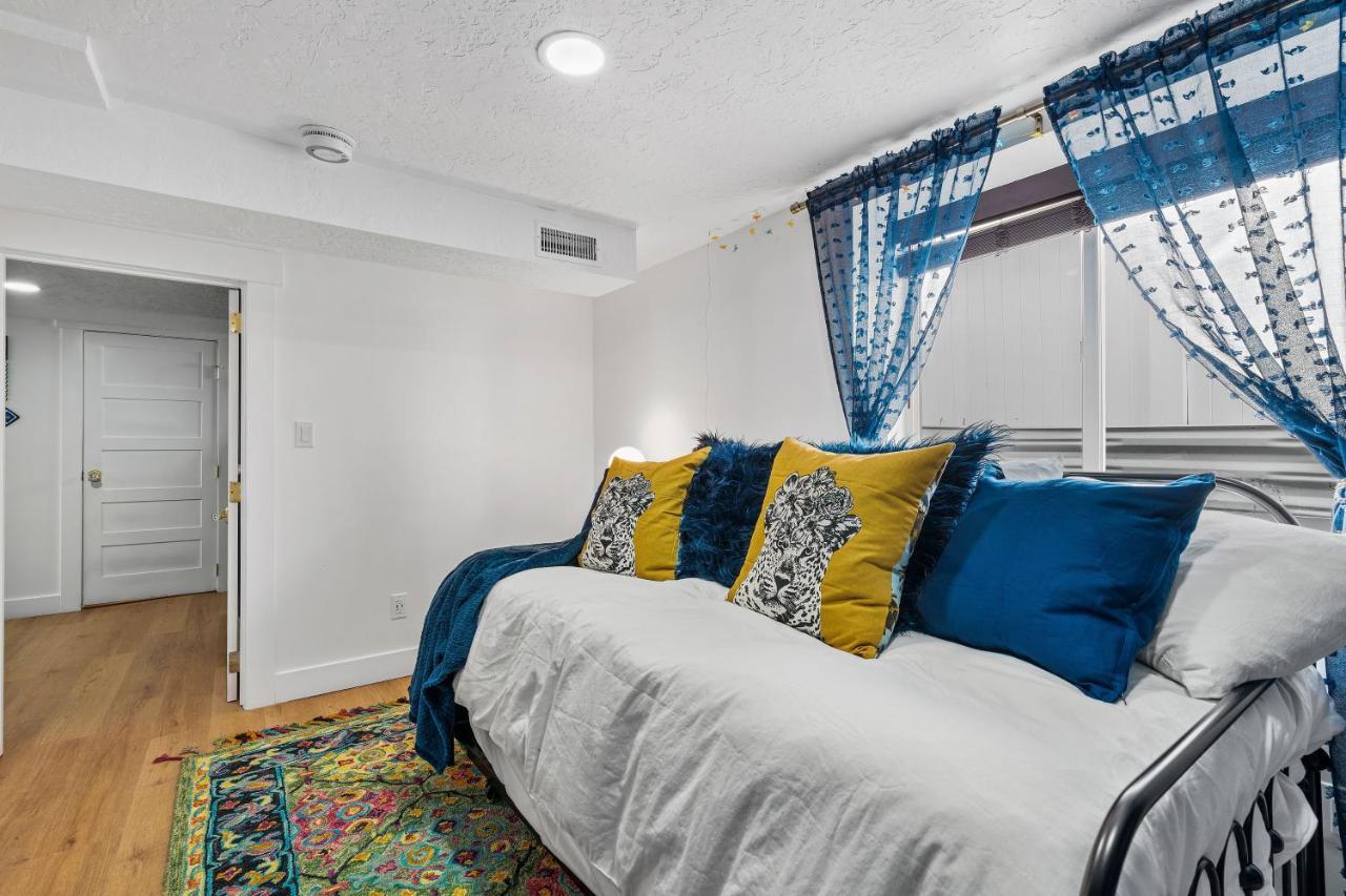 Charming Salt Minutes From Airport, Downtown Slc , Skiing * South Salt Lake